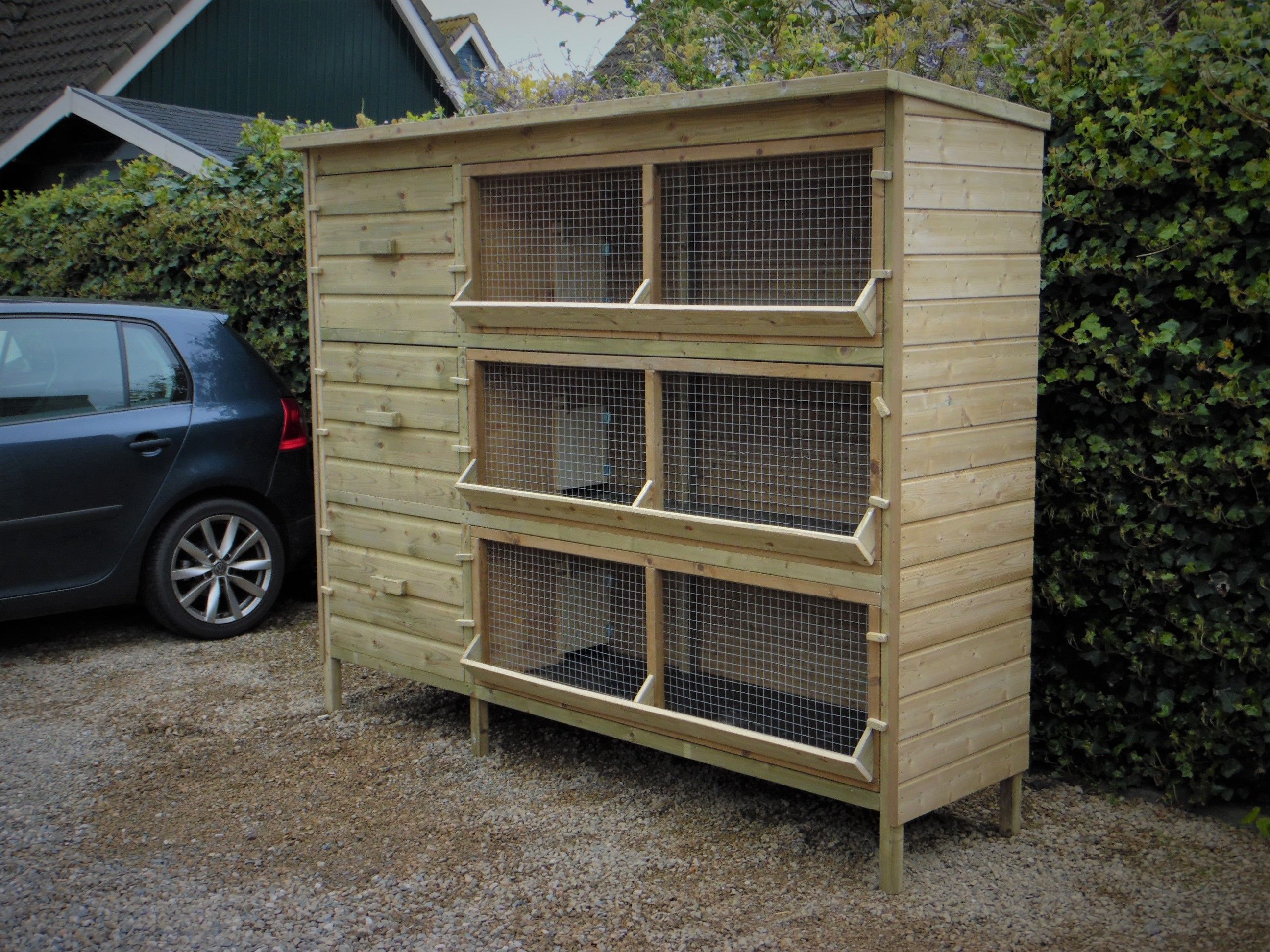 Konijnenhok drie verdiepingen