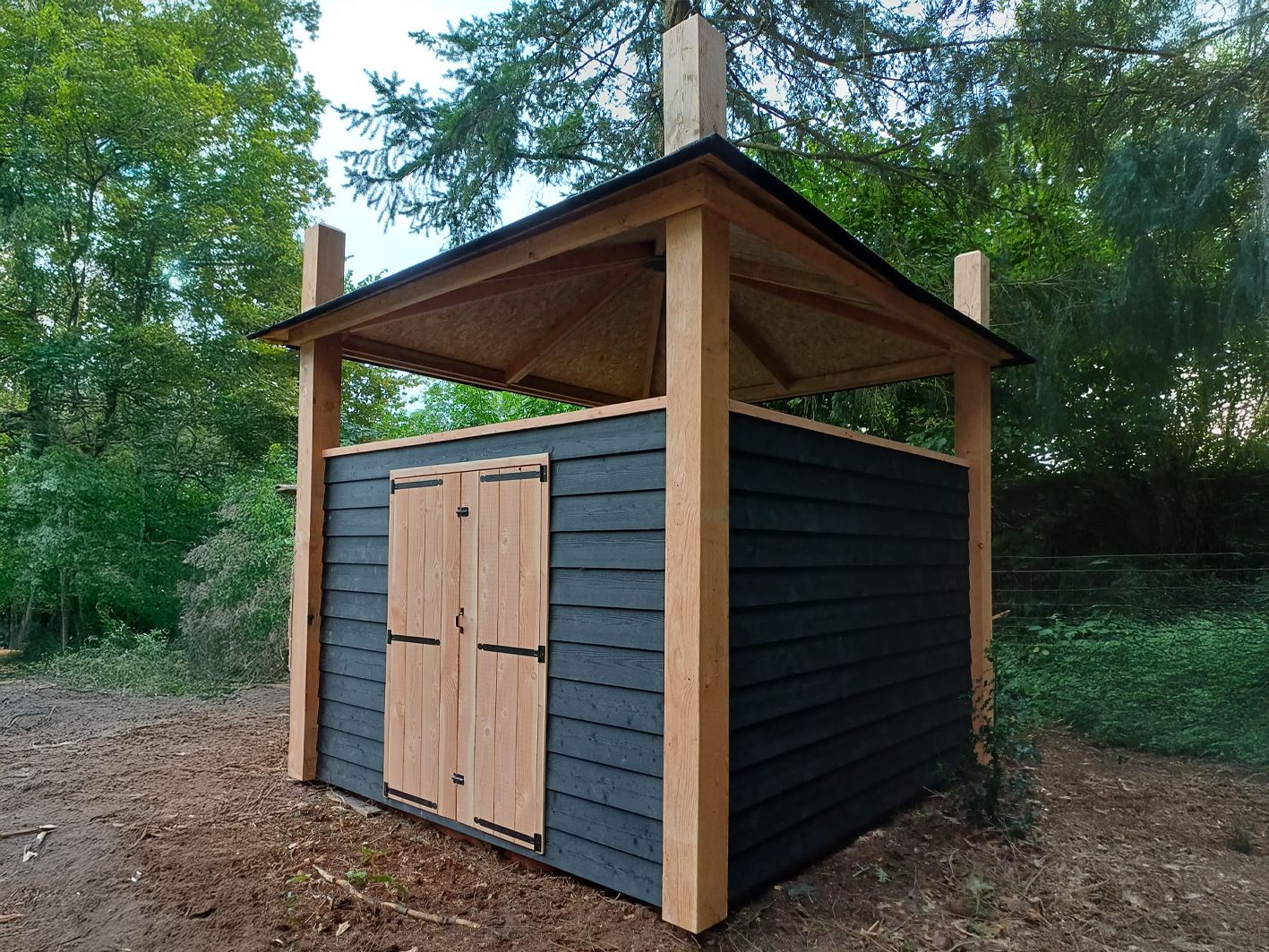 Kippenhok Hooiberg XXXL nachthok zwart Douglas