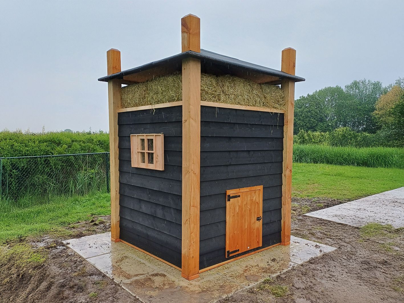 Kippenhok Hooiberg XXL nachthok zwart Douglas