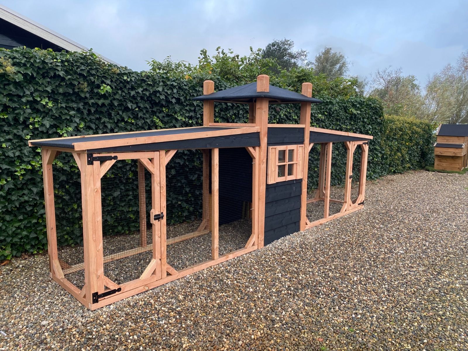 Kippenhok Hooiberg M met dubbele ren zwart Douglas