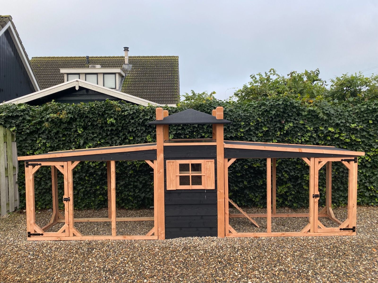 Kippenhok Hooiberg M met dubbele ren zwart Douglas