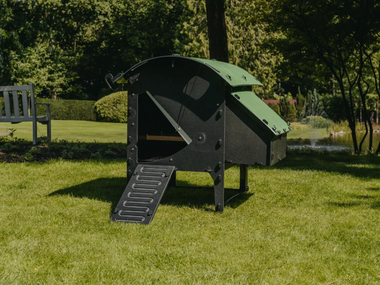 Nestera op pootjes M